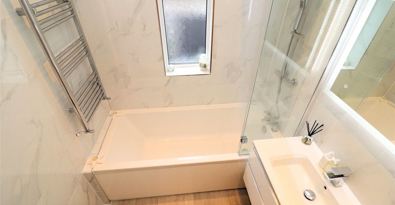 2 bedroom bungalow for sale in Barnehurst | Robinson Jackson