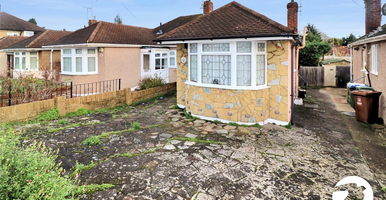 2 bedroom bungalow for sale in Bexleyheath | Robinson Jackson