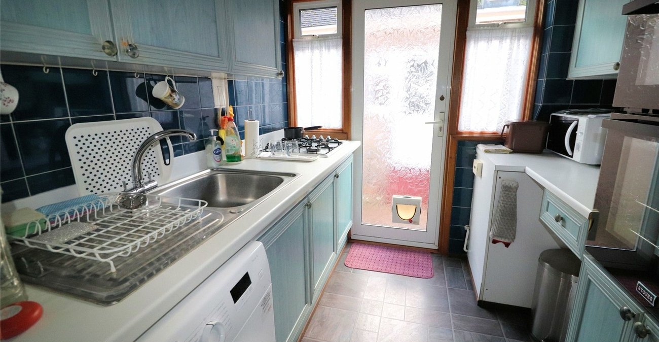 2 bedroom bungalow for sale in Bexleyheath | Robinson Jackson