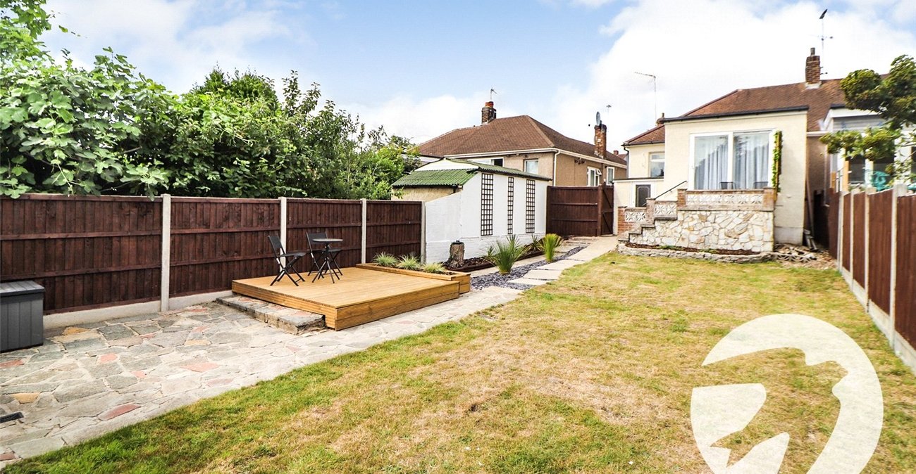 2 bedroom bungalow for sale in Bexleyheath | Robinson Jackson