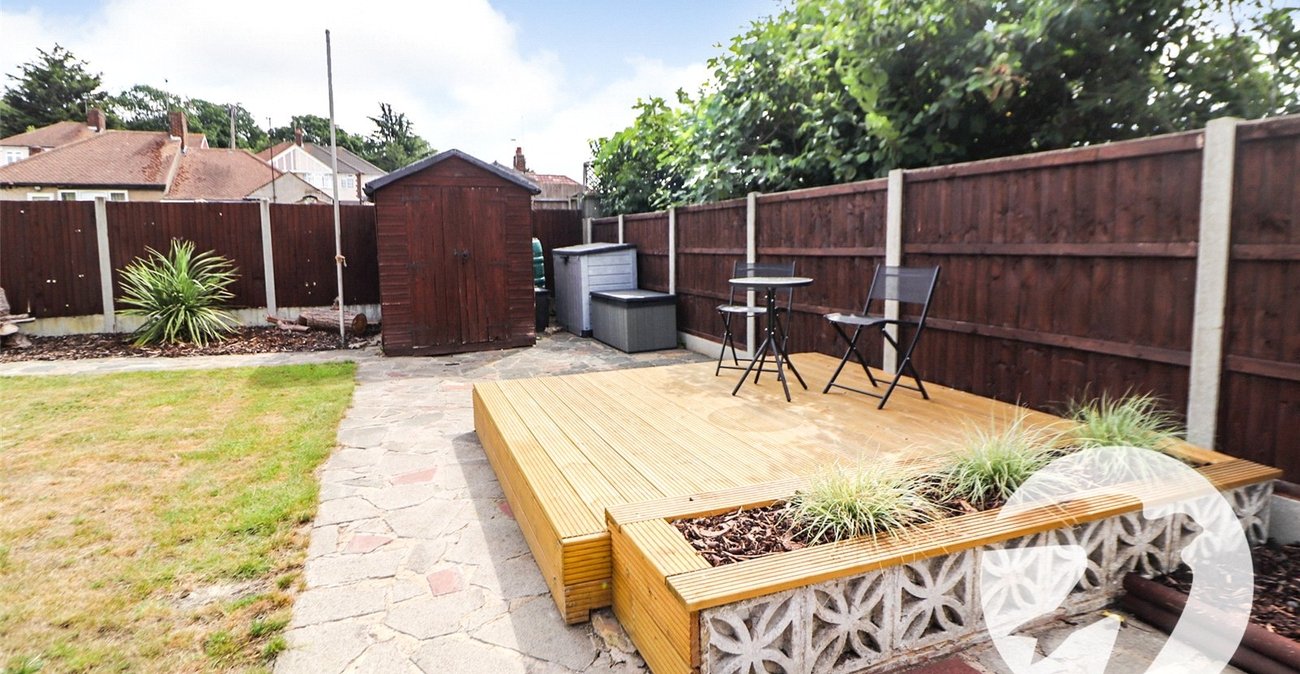 2 bedroom bungalow for sale in Bexleyheath | Robinson Jackson