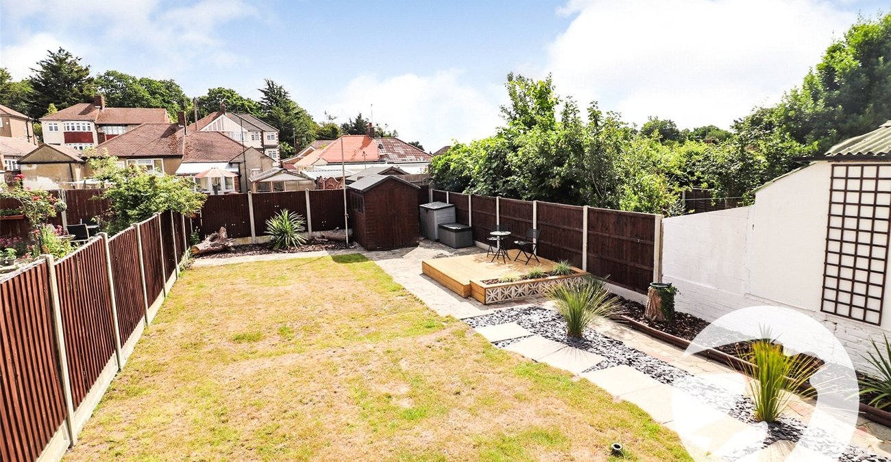 2 bedroom bungalow for sale in Bexleyheath | Robinson Jackson