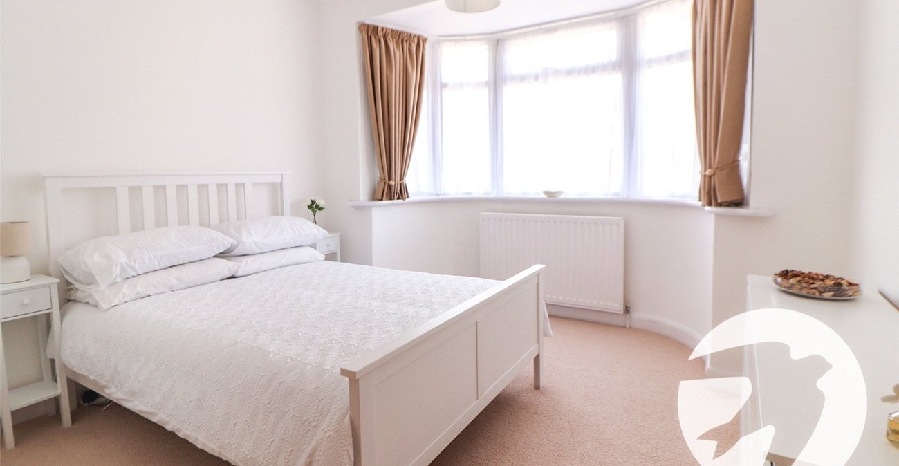 2 bedroom bungalow for sale in Bexleyheath | Robinson Jackson