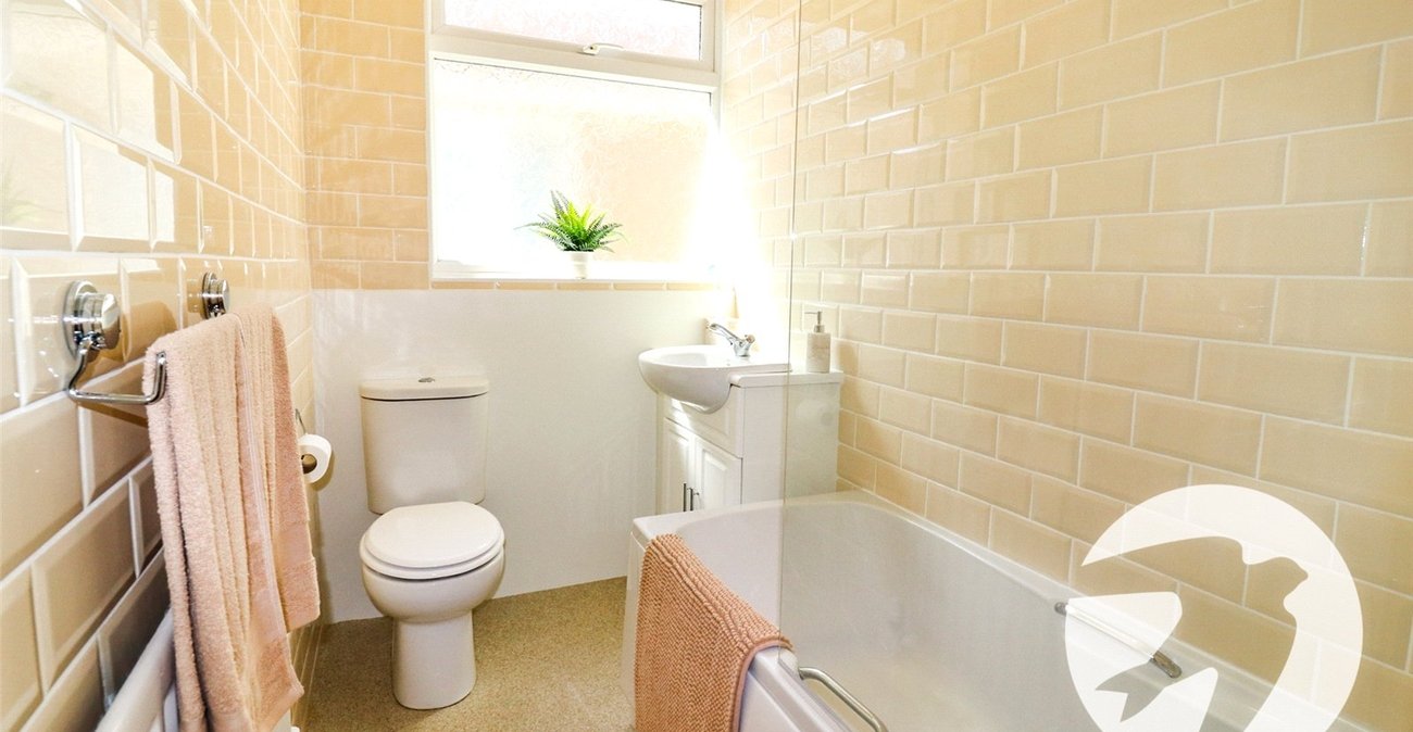 2 bedroom bungalow for sale in Bexleyheath | Robinson Jackson