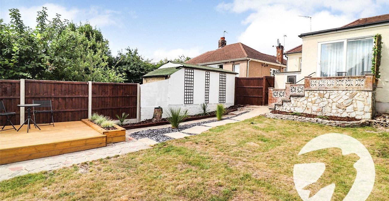 2 bedroom bungalow for sale in Bexleyheath | Robinson Jackson