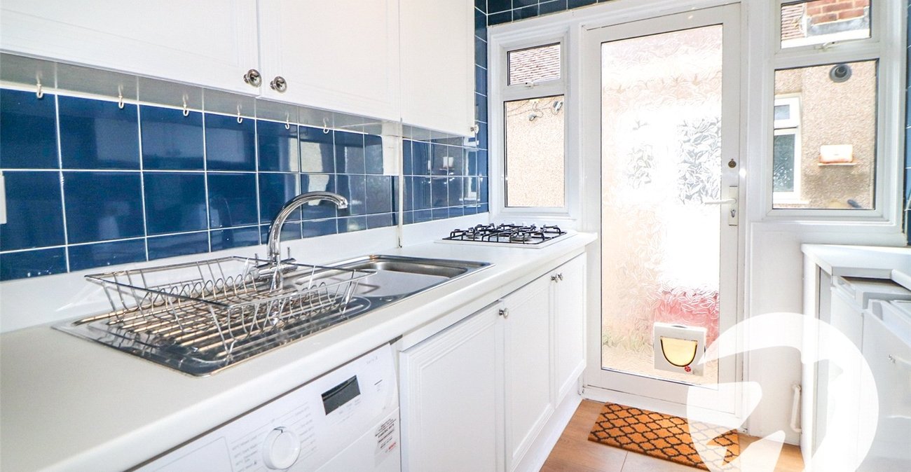 2 bedroom bungalow for sale in Bexleyheath | Robinson Jackson