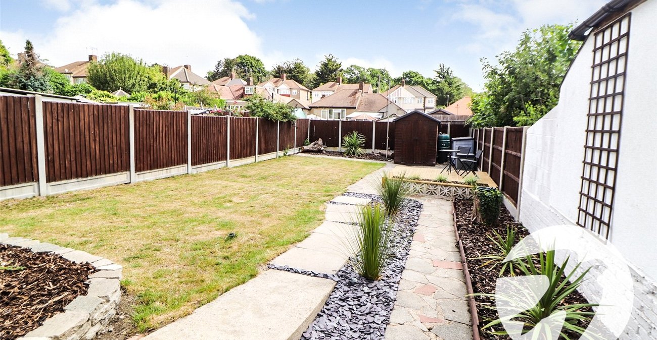 2 bedroom bungalow for sale in Bexleyheath | Robinson Jackson