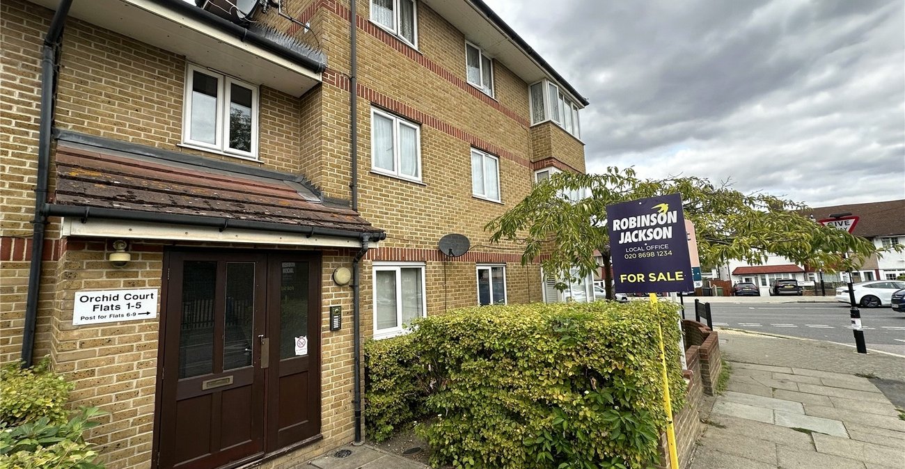 2 bedroom property for sale in Bromley | Robinson Jackson