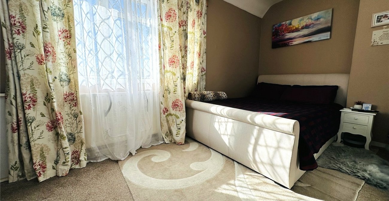 3 bedroom house for sale in Bromley | Robinson Jackson