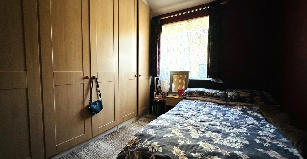 3 bedroom house for sale in Bromley | Robinson Jackson