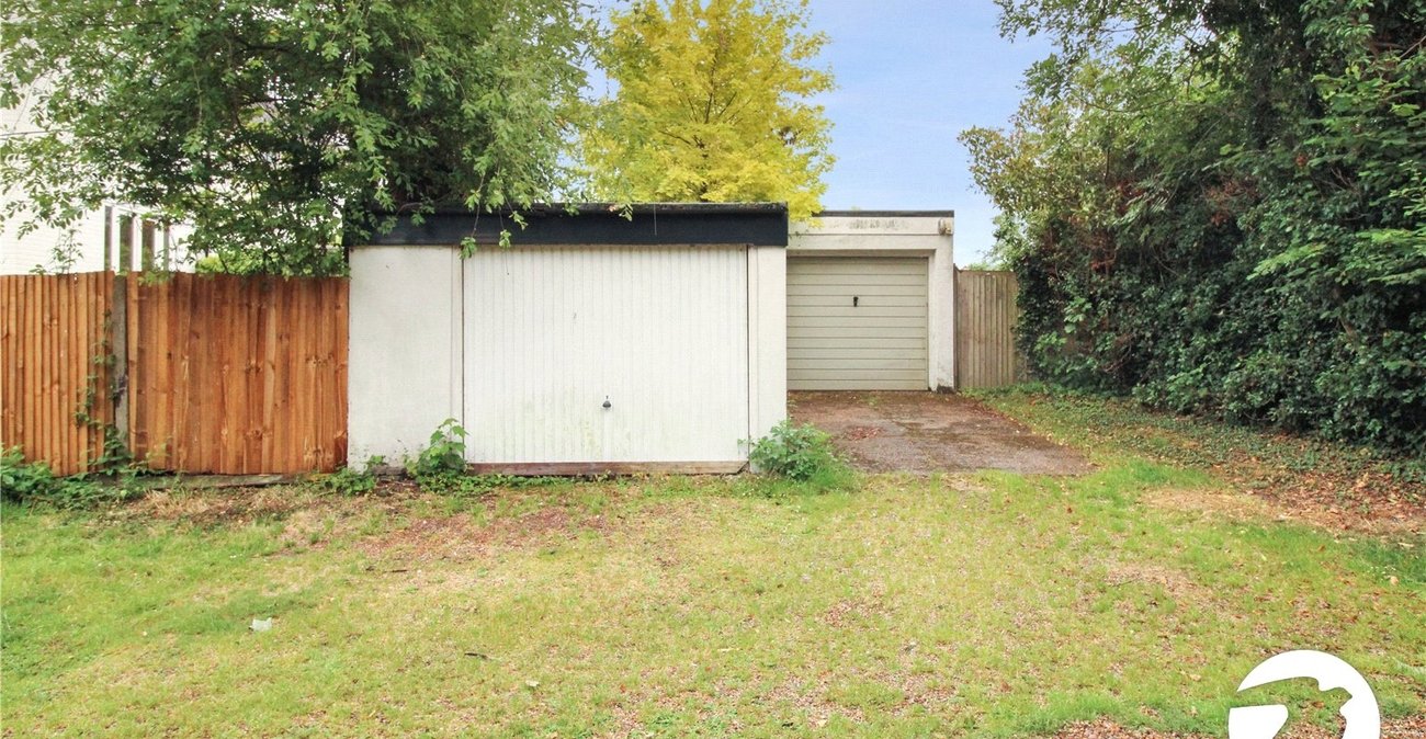 3 bedroom house for sale in Istead Rise | Robinson Michael & Jackson