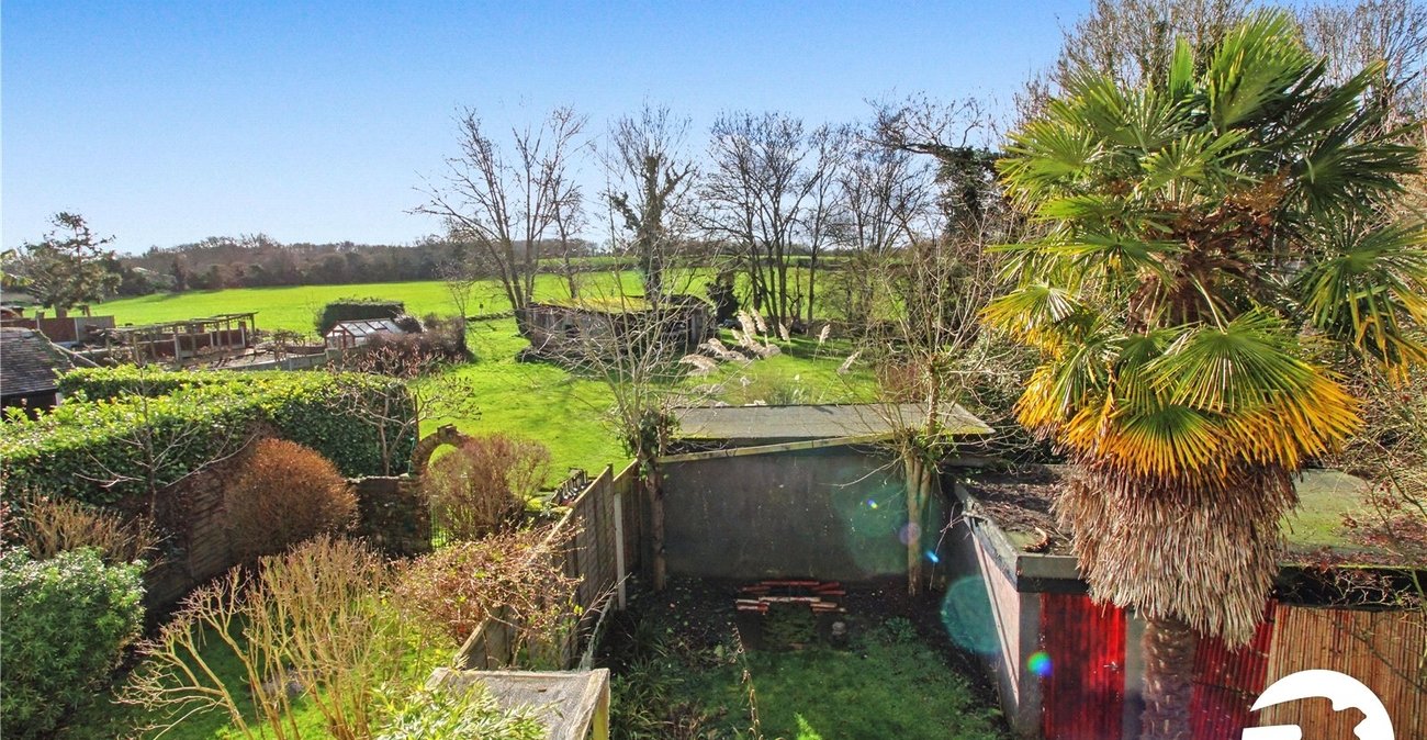 3 bedroom house for sale in Istead Rise | Robinson Michael & Jackson