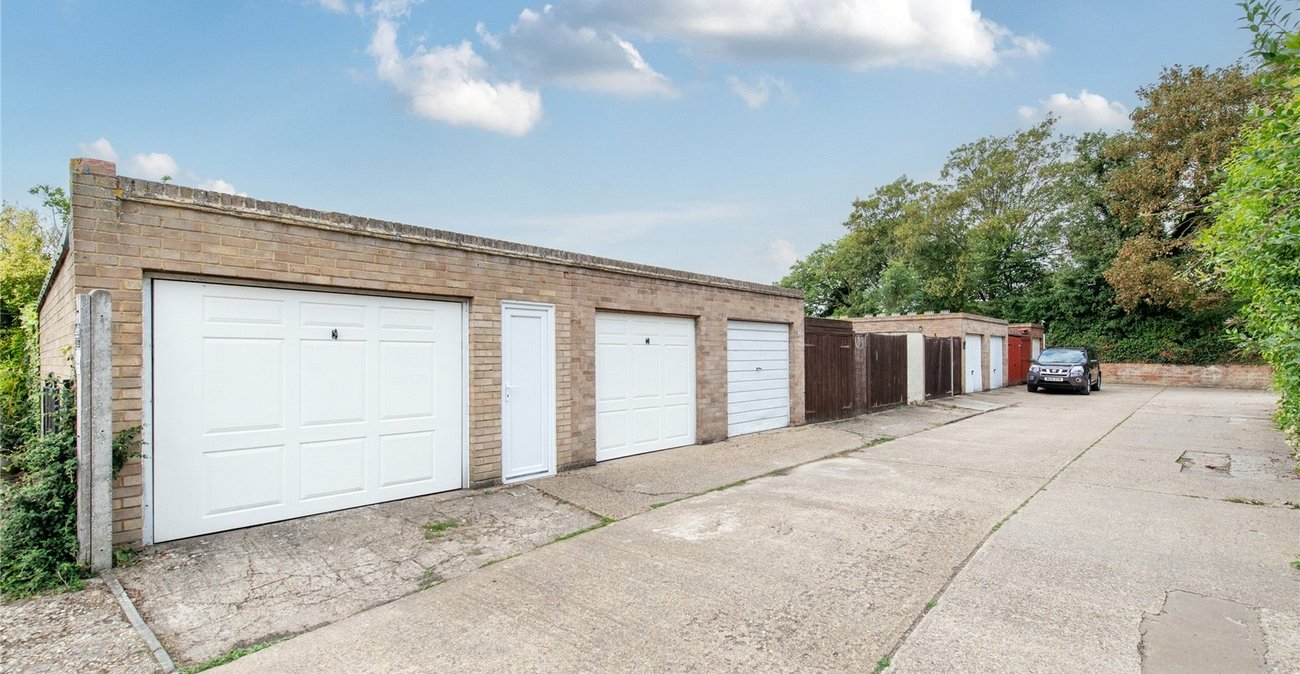 3 bedroom house for sale in Istead Rise | Robinson Michael & Jackson