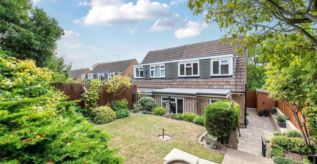 3 bedroom house for sale in Istead Rise | Robinson Michael & Jackson