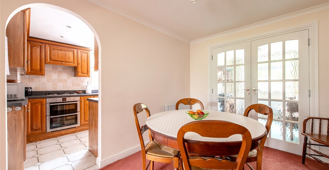 3 bedroom house for sale in Istead Rise | Robinson Michael & Jackson