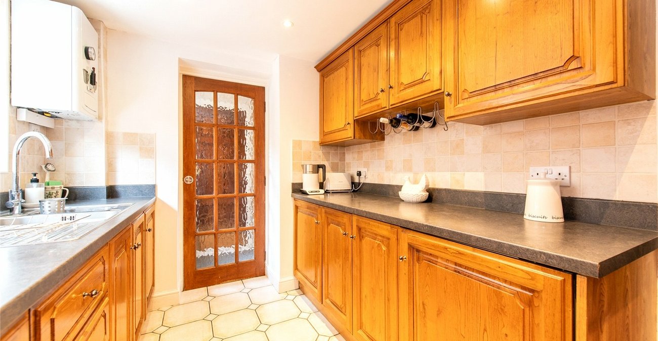 3 bedroom house for sale in Istead Rise | Robinson Michael & Jackson