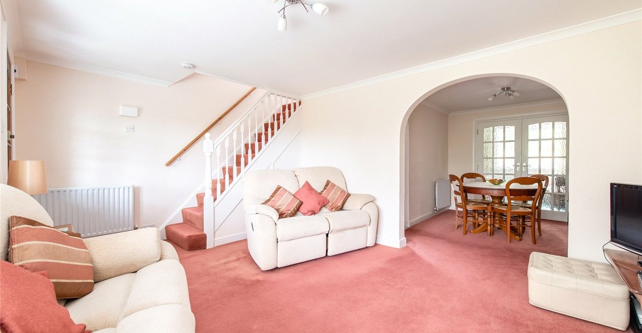 3 bedroom house for sale in Istead Rise | Robinson Michael & Jackson