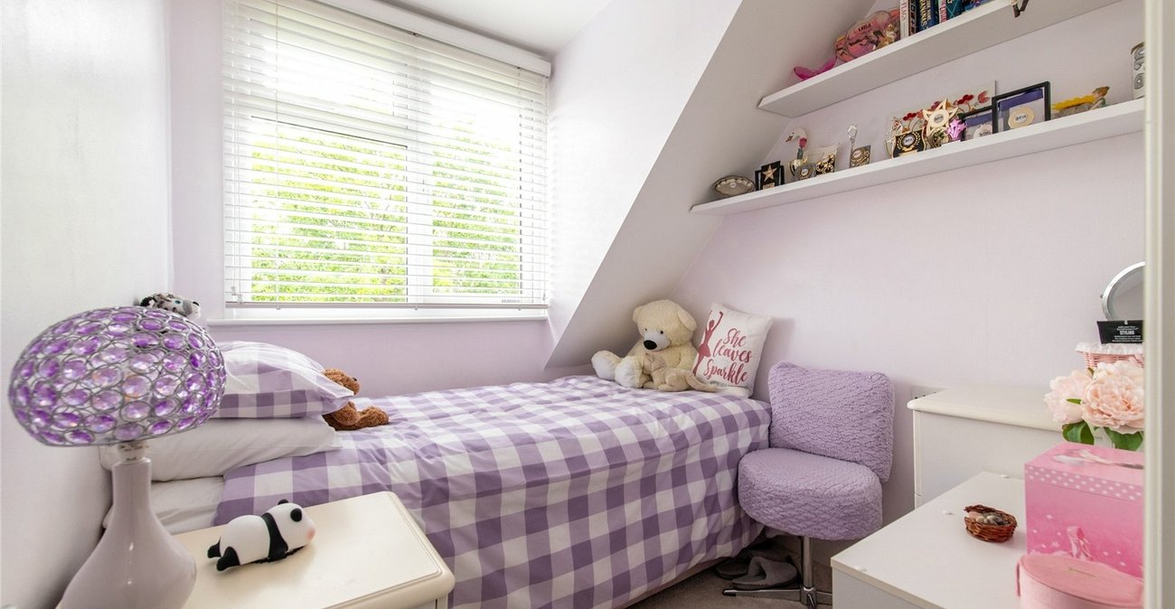 3 bedroom house for sale in Istead Rise | Robinson Michael & Jackson