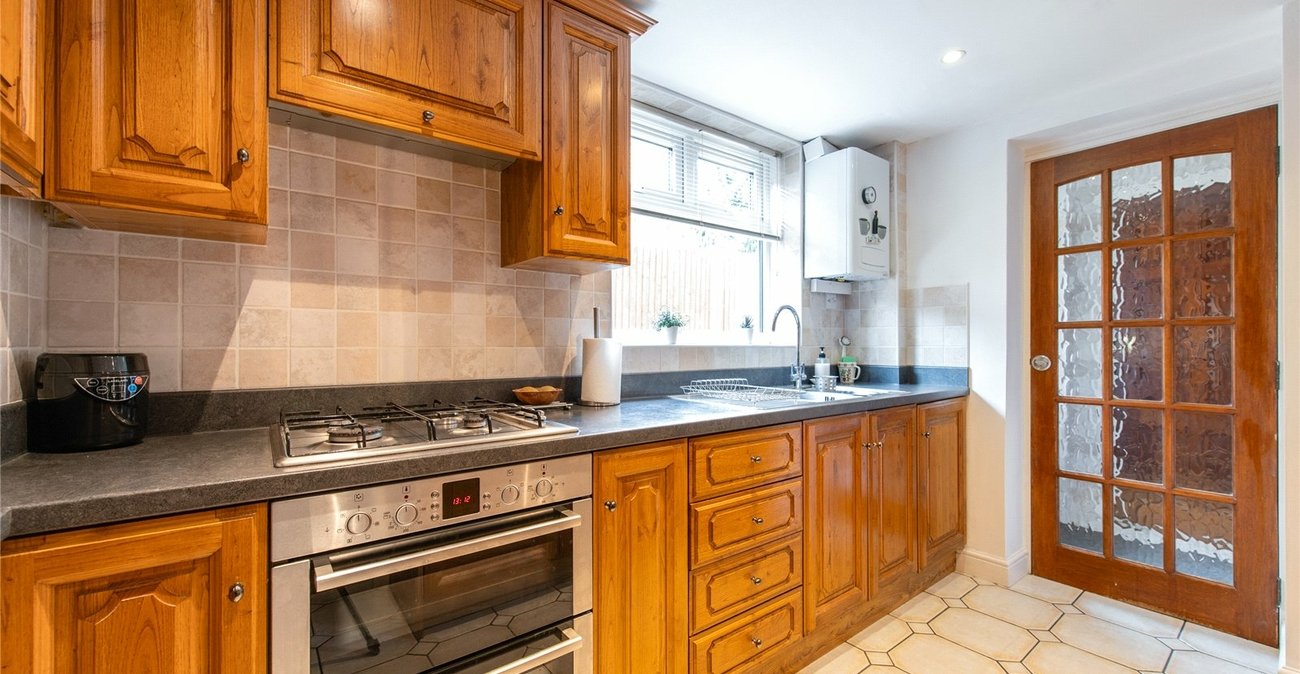 3 bedroom house for sale in Istead Rise | Robinson Michael & Jackson