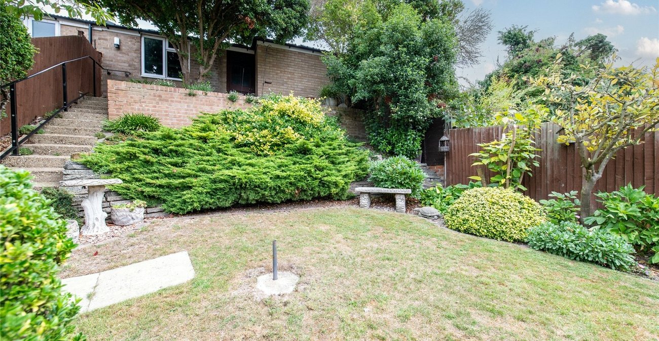 3 bedroom house for sale in Istead Rise | Robinson Michael & Jackson