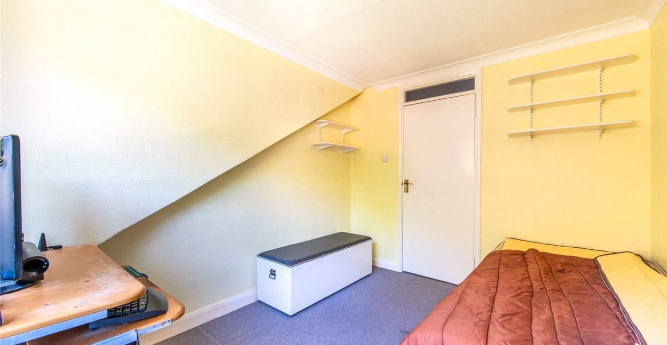 3 bedroom house for sale in Istead Rise | Robinson Michael & Jackson