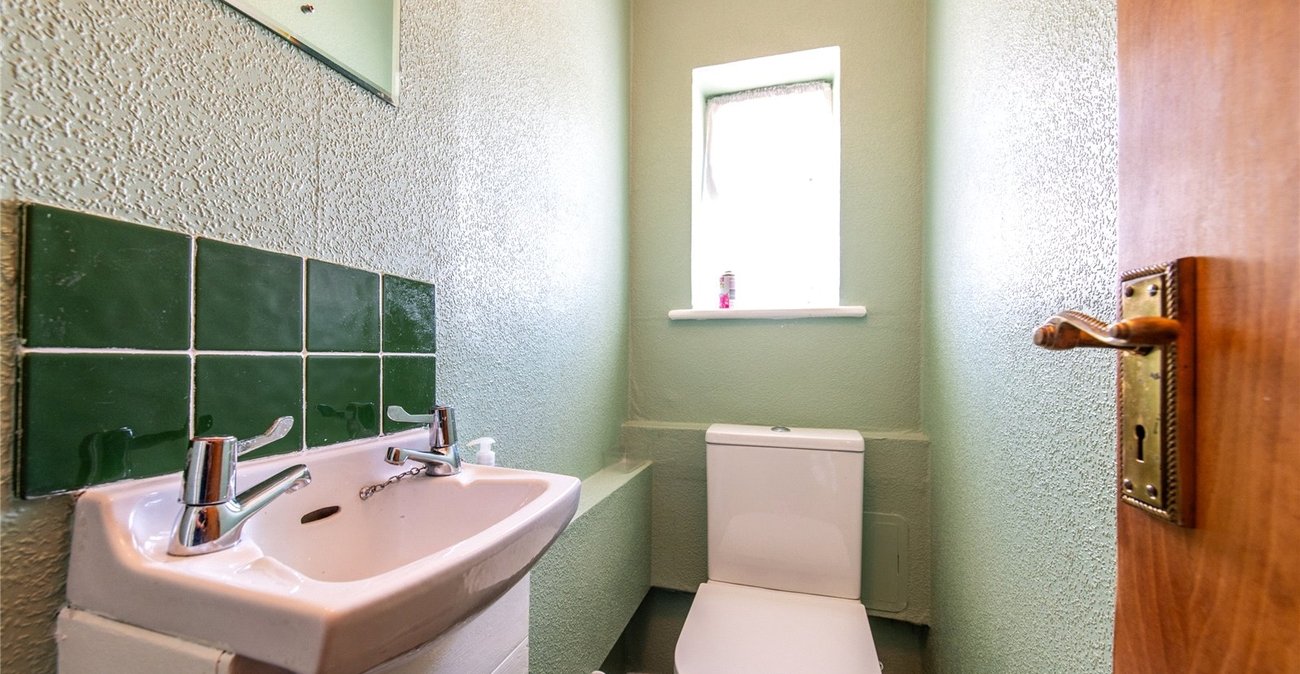 3 bedroom house for sale in Istead Rise | Robinson Michael & Jackson