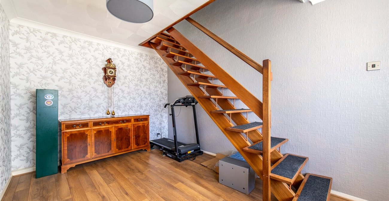 3 bedroom house for sale in Istead Rise | Robinson Michael & Jackson