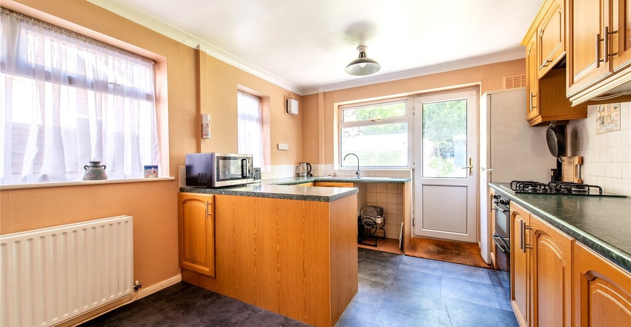 3 bedroom house for sale in Istead Rise | Robinson Michael & Jackson