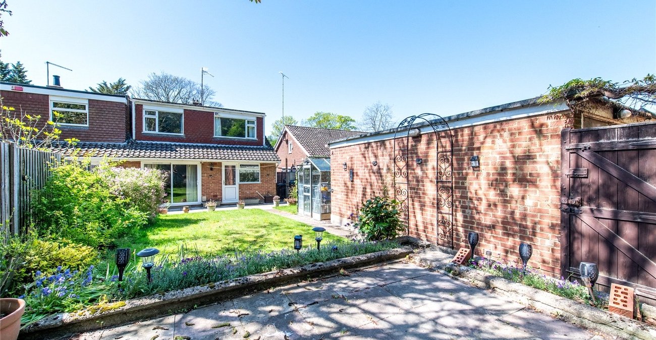 3 bedroom house for sale in Istead Rise | Robinson Michael & Jackson