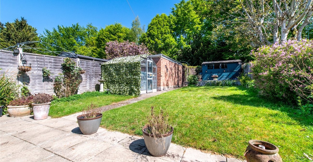 3 bedroom house for sale in Istead Rise | Robinson Michael & Jackson