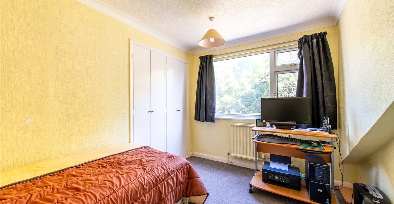 3 bedroom house for sale in Istead Rise | Robinson Michael & Jackson