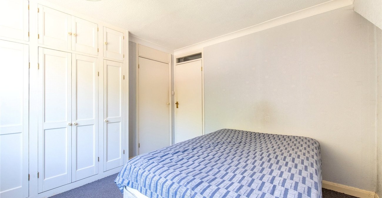 3 bedroom house for sale in Istead Rise | Robinson Michael & Jackson