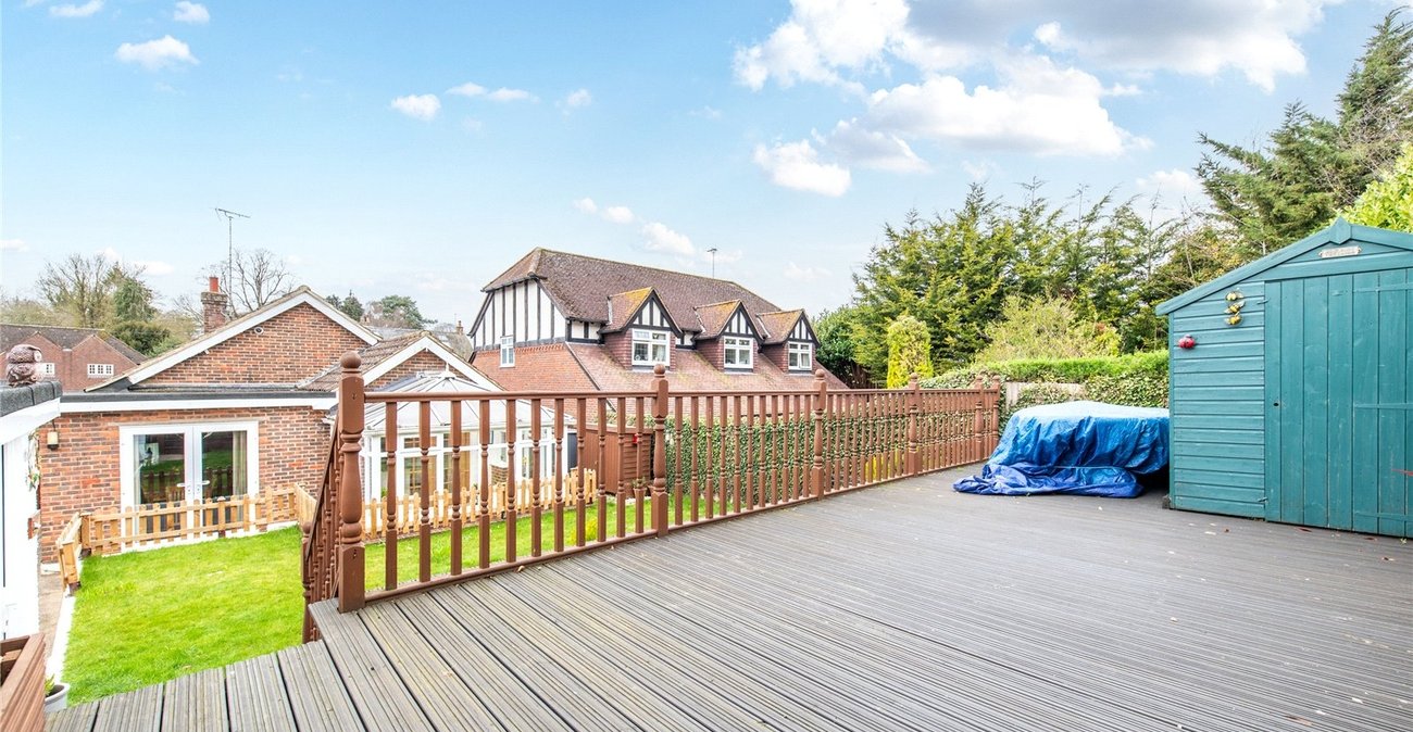 2 bedroom bungalow for sale in Istead Rise | Robinson Michael & Jackson