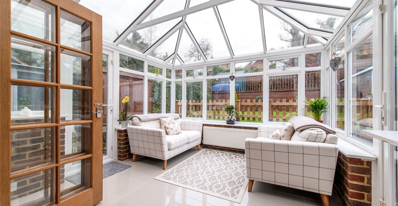 2 bedroom bungalow for sale in Istead Rise | Robinson Michael & Jackson