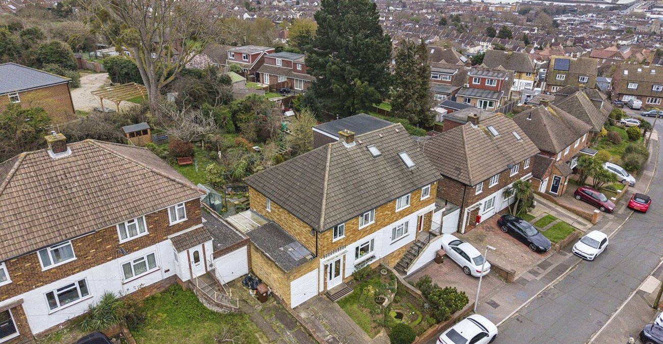 3 bedroom house for sale in Strood | Robinson Michael & Jackson