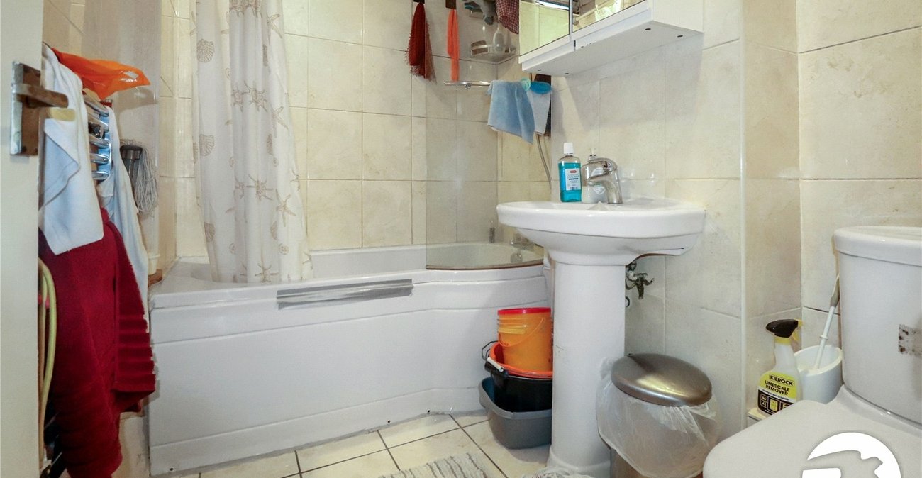 3 bedroom property for sale in Belvedere | Robinson Jackson