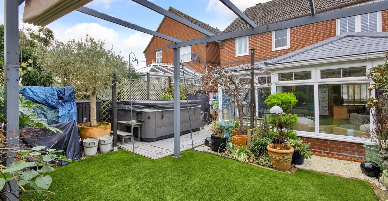 4 bedroom house for sale in High Halstow | Robinson Michael & Jackson