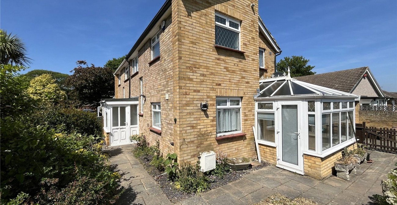 3 bedroom house for sale in Rainham | Robinson Michael & Jackson