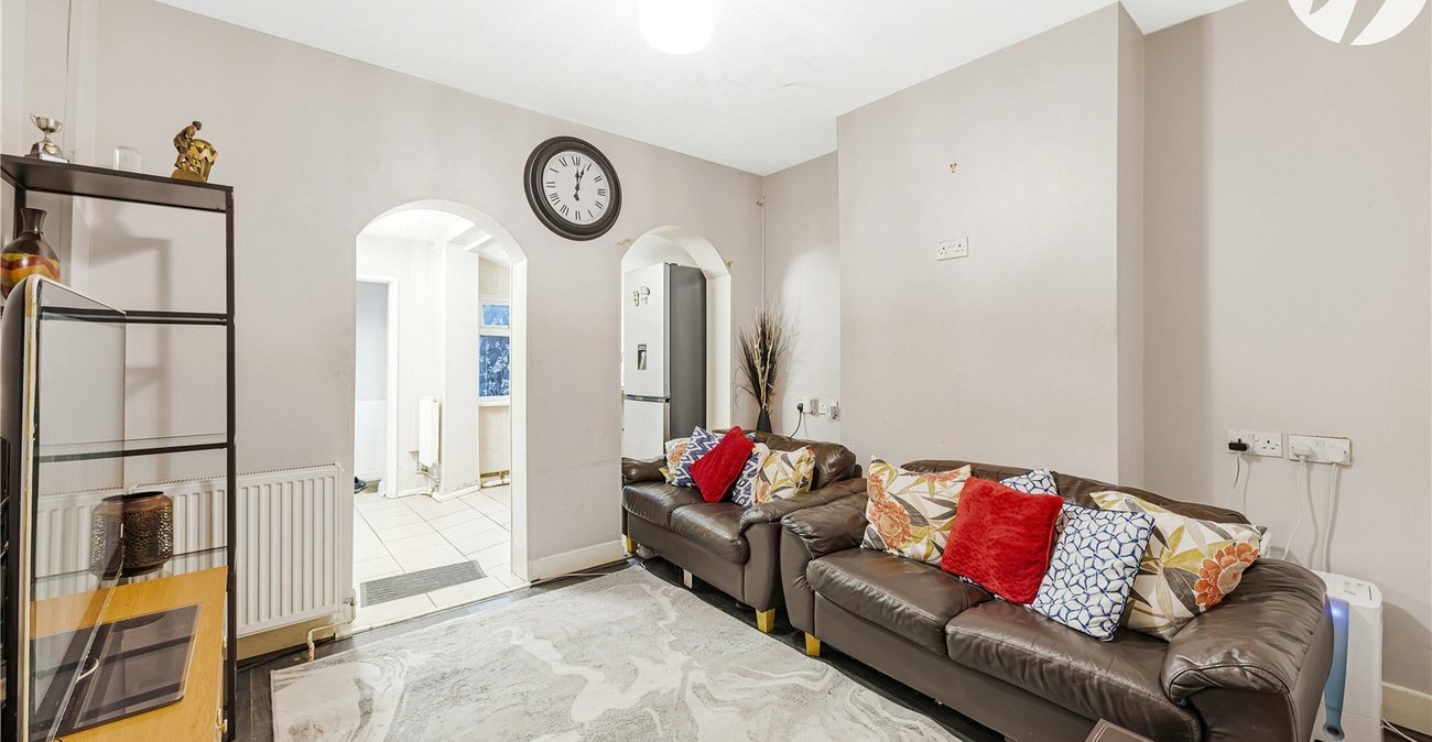 2 bedroom house for sale in Crayford | Robinson Jackson