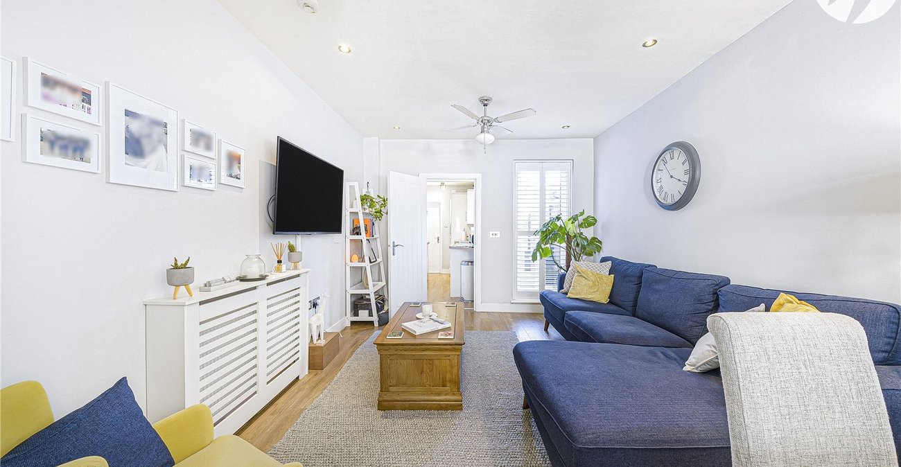 3 bedroom house for sale in Crayford | Robinson Jackson