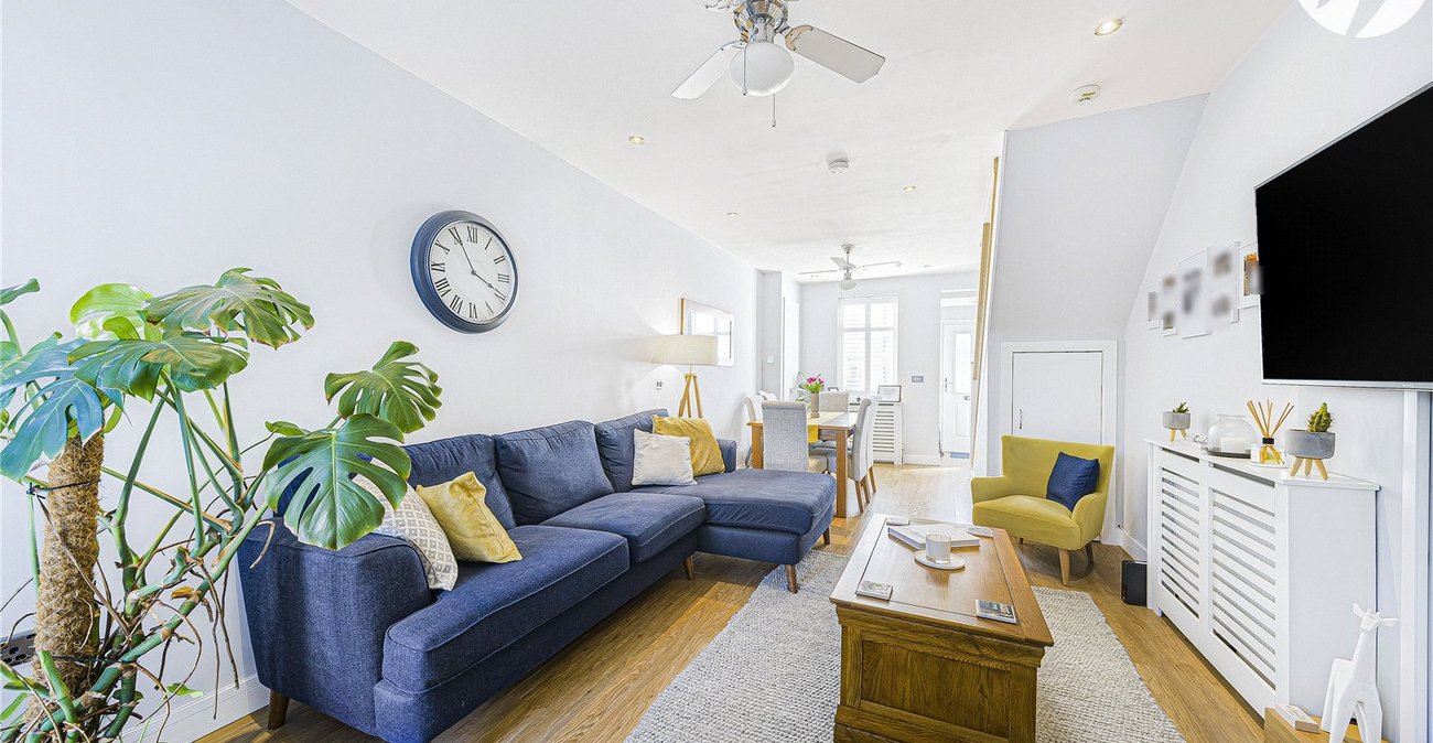 3 bedroom house for sale in Crayford | Robinson Jackson