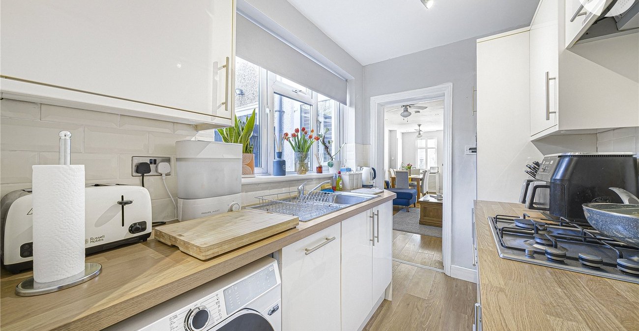 3 bedroom house for sale in Crayford | Robinson Jackson