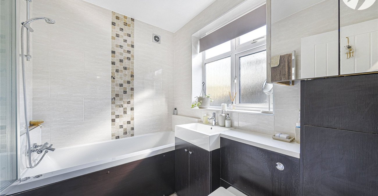 3 bedroom house for sale in Crayford | Robinson Jackson