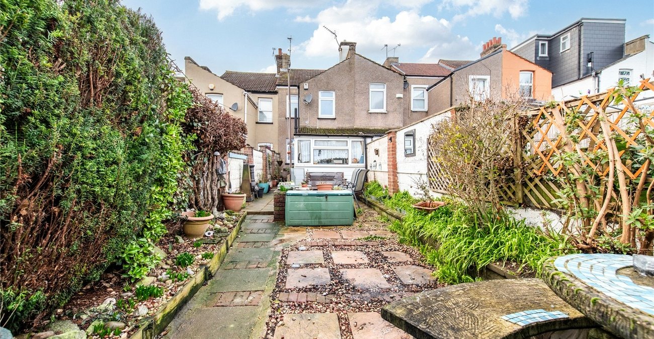 3 bedroom house for sale in Northfleet | Robinson Michael & Jackson