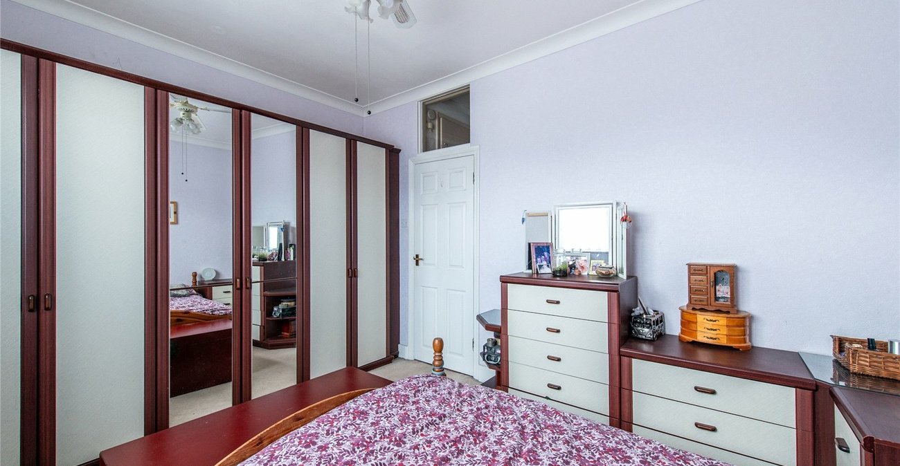 3 bedroom house for sale in Northfleet | Robinson Michael & Jackson