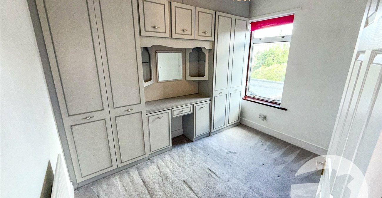 3 bedroom house for sale in London | Robinson Jackson