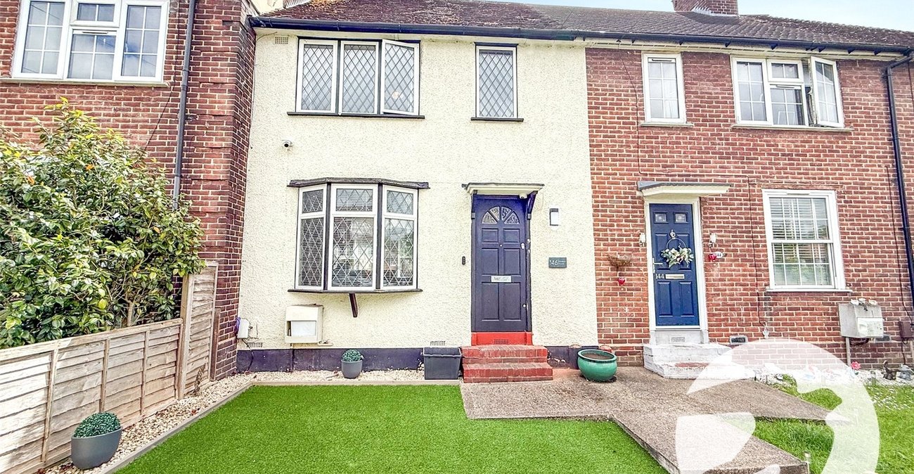 2 bedroom house for sale in London | Robinson Jackson