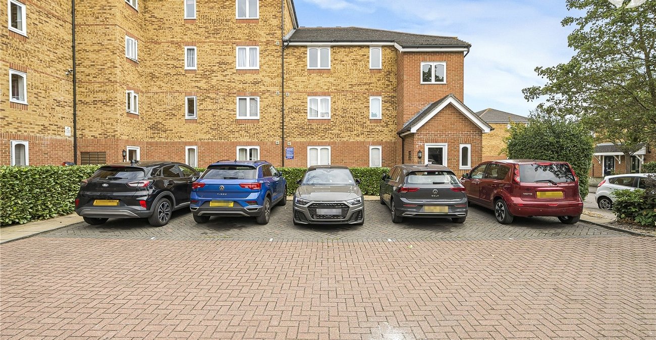 2 bedroom property for sale in Dartford | Robinson Jackson