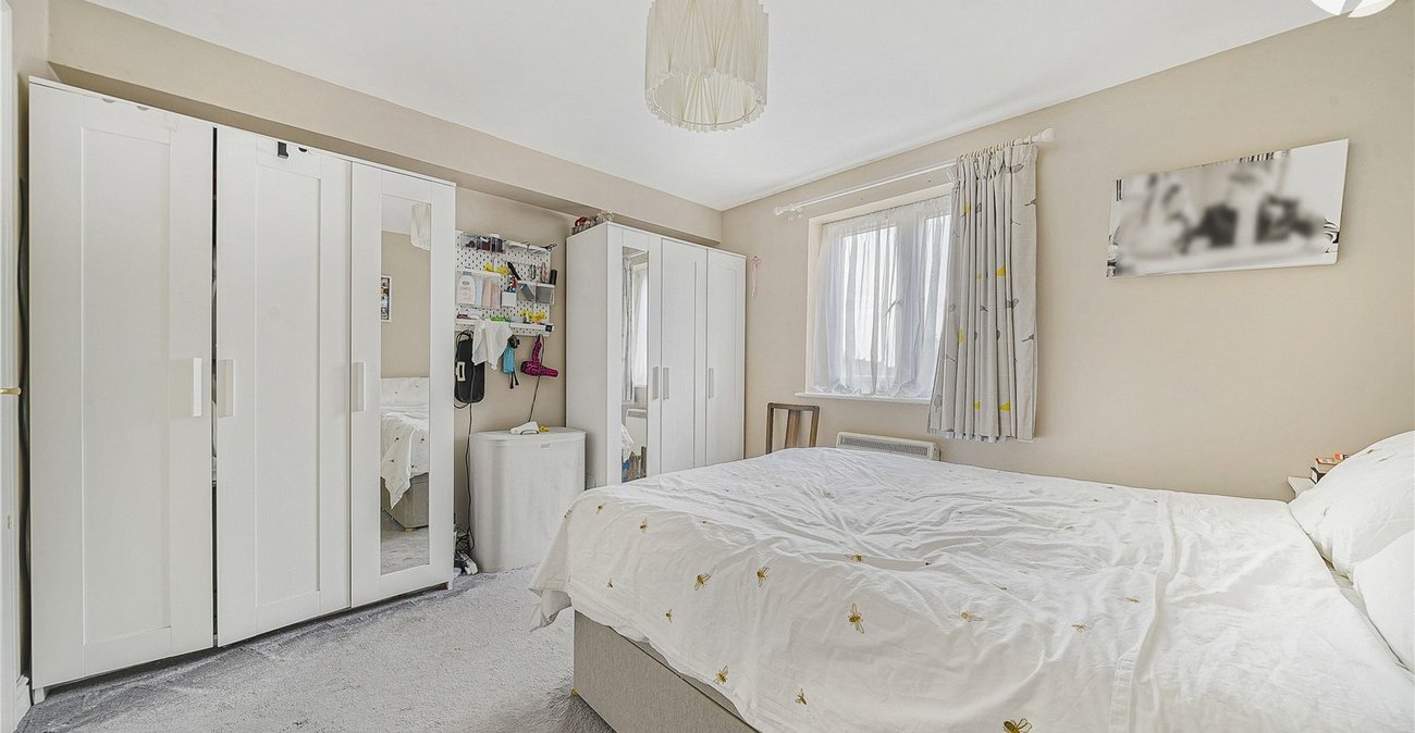 2 bedroom property for sale in Dartford | Robinson Jackson