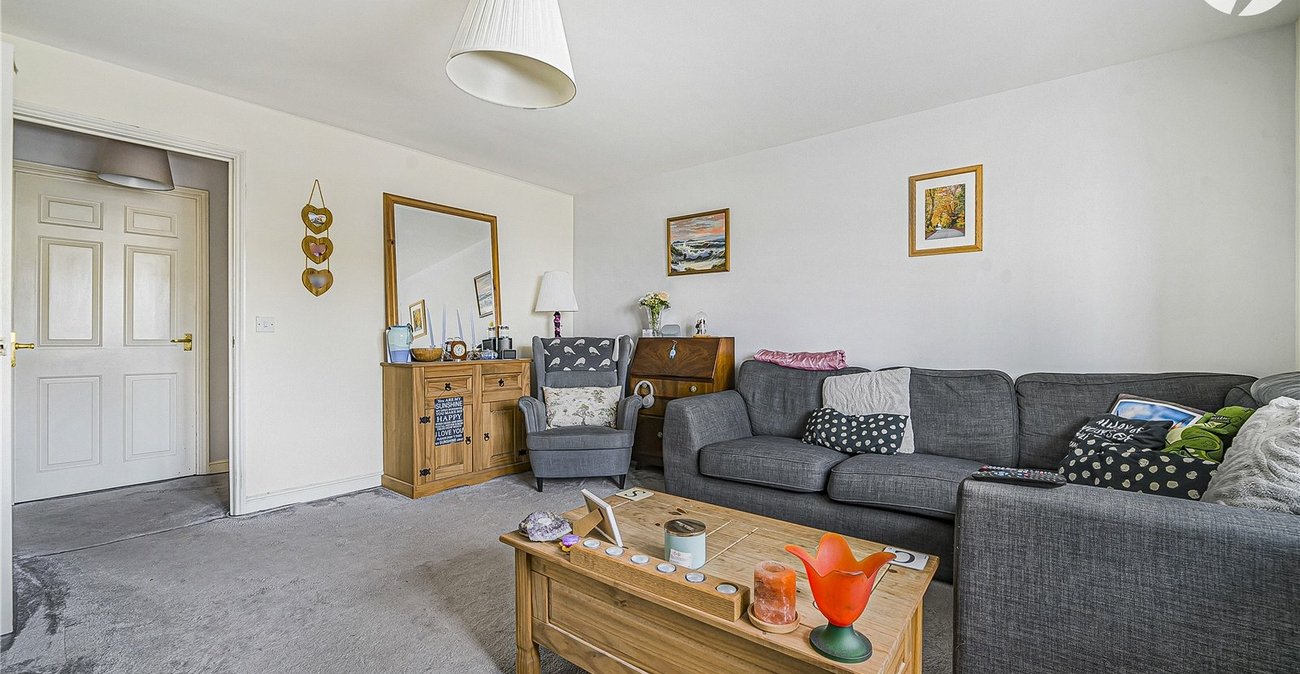 2 bedroom property for sale in Dartford | Robinson Jackson